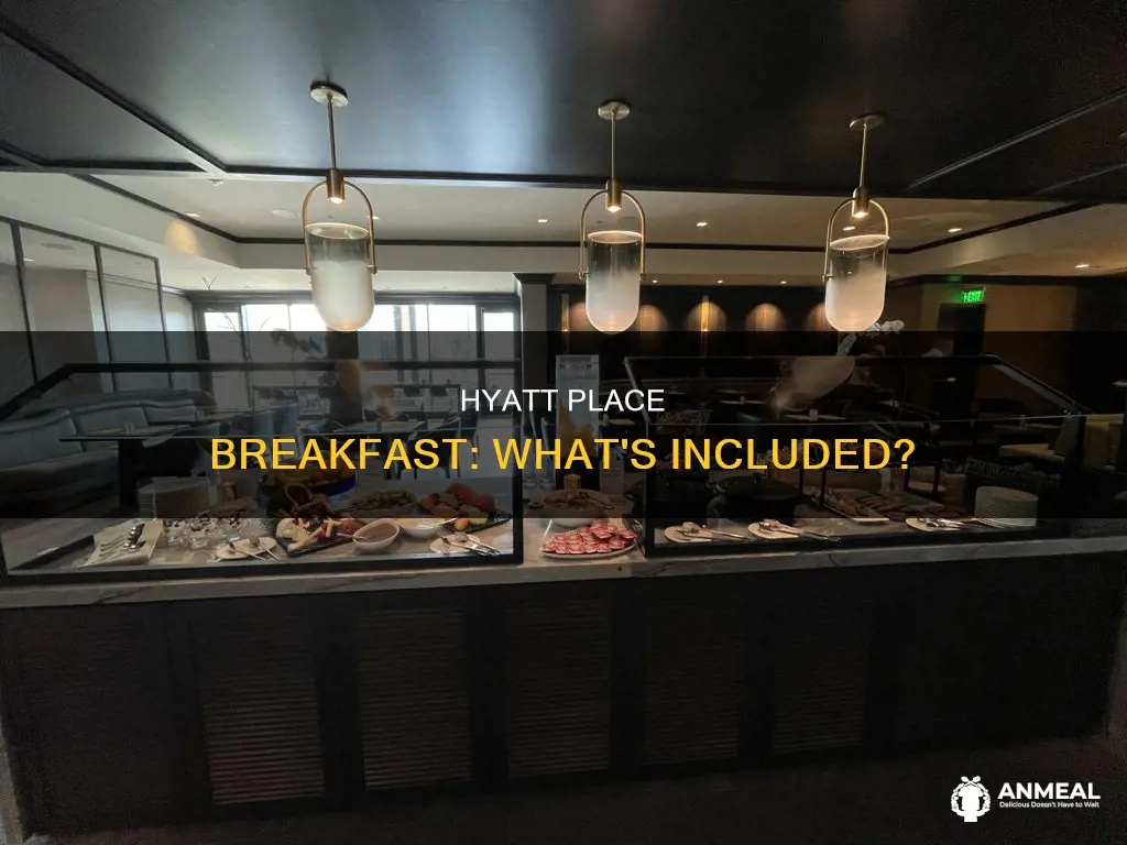 do hyatt place have complimentary breakfast