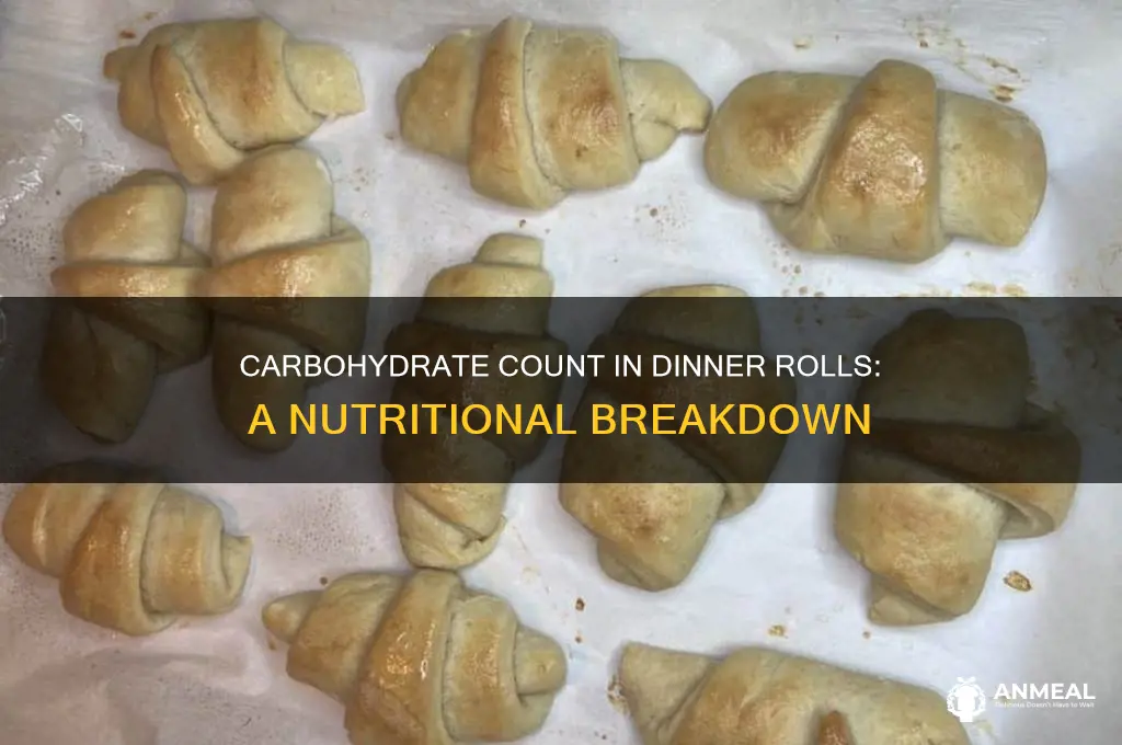 how many carbohydrates in a dinner roll