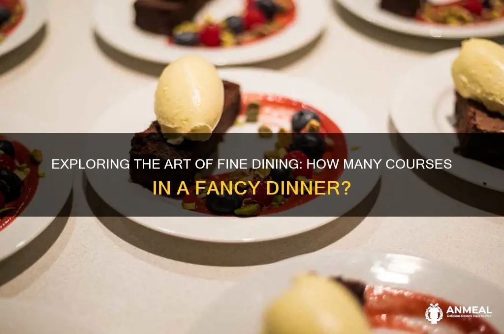 how many courses in a fancy dinner