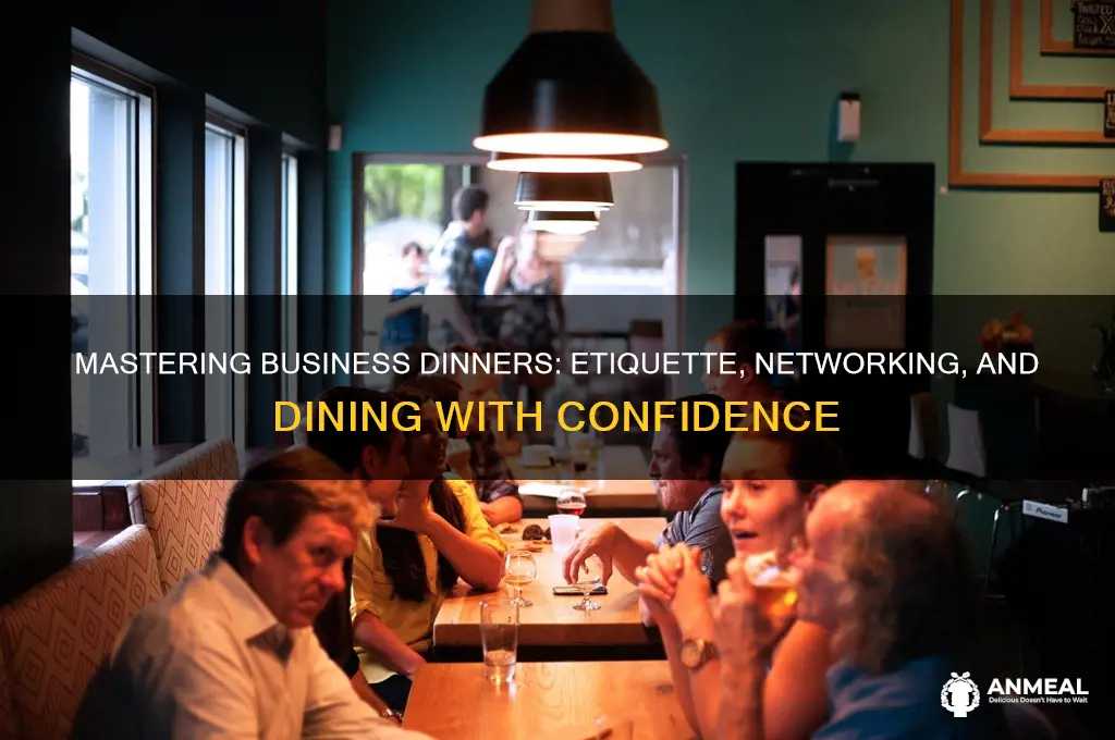 how to attend a business dinner