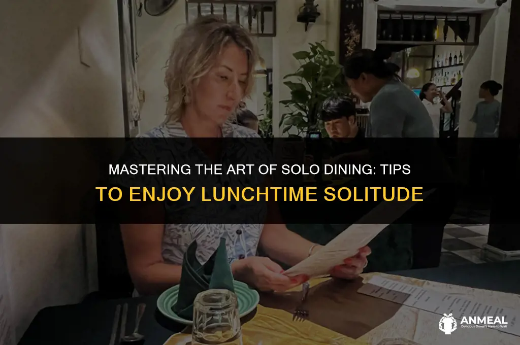 how to avoid people at lunch