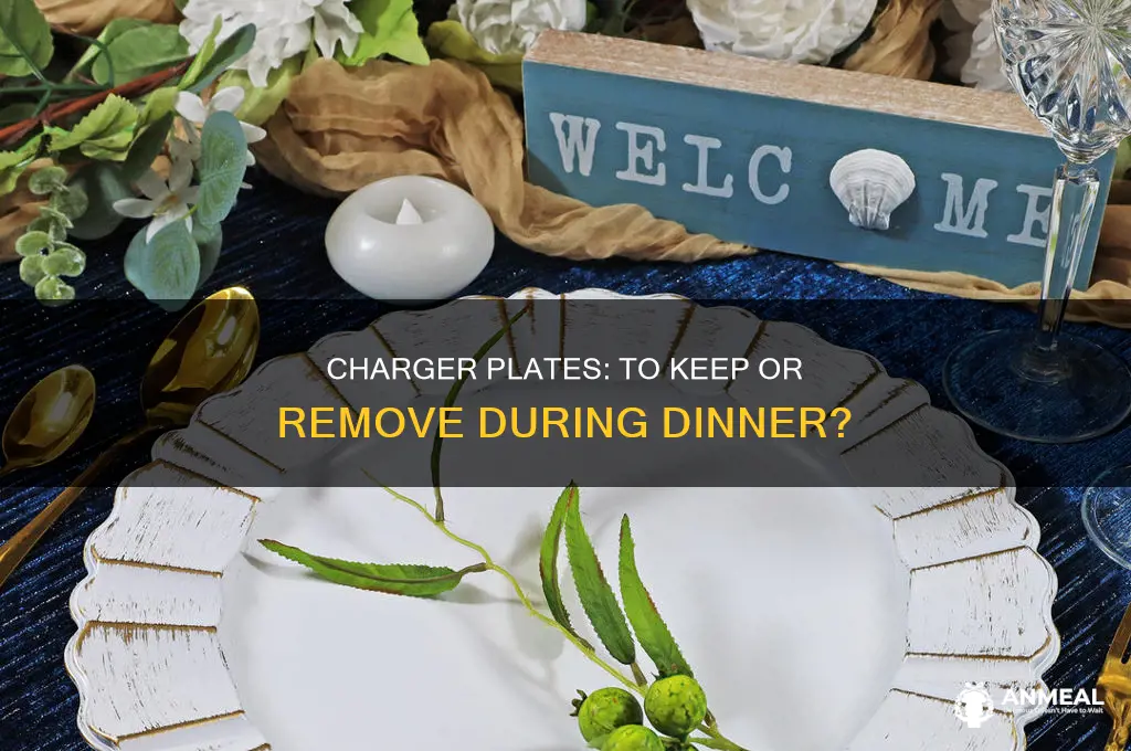 should charger plates remain during dinner