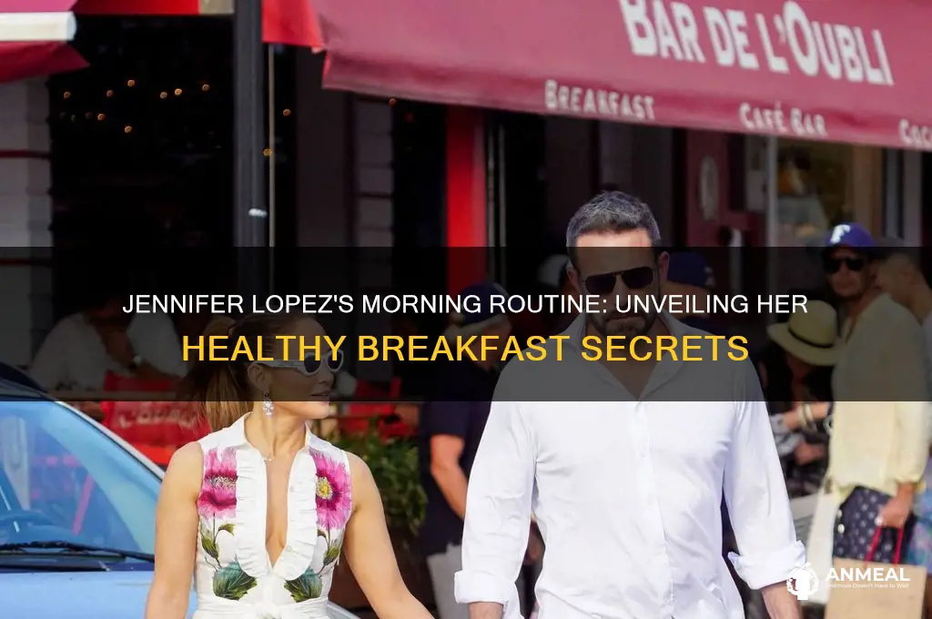 what does jennifer lopez have for breakfast