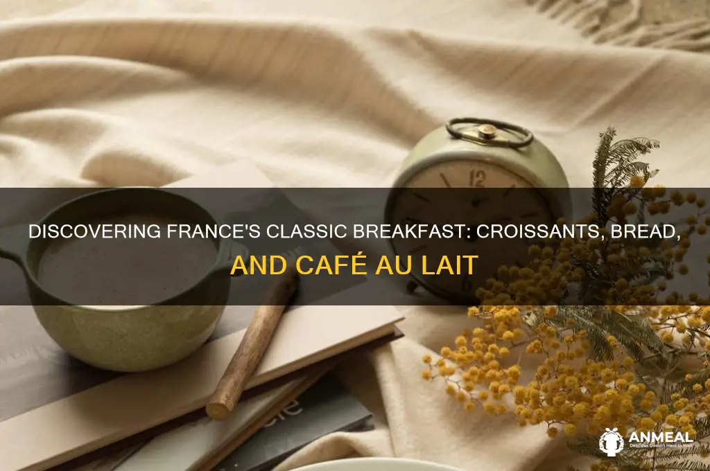 what is a typical breakfast in france