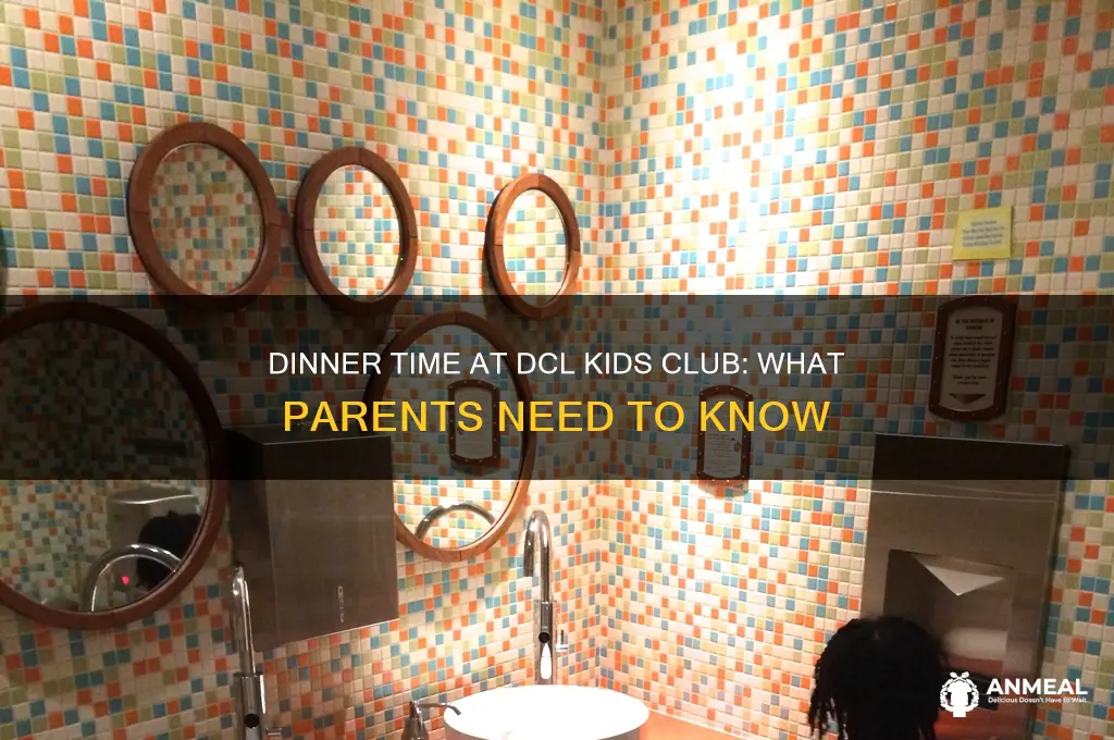 what time is dinner in the kids club dcl