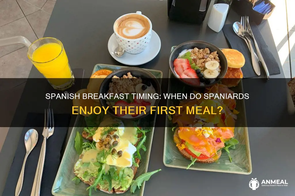 when is breakfast ate in spain
