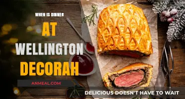 Dinner Time at Wellington Decorah: Schedule and Dining Experience