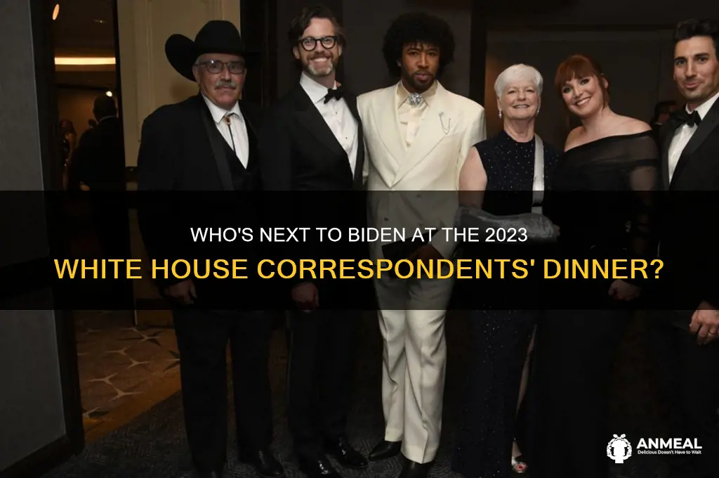 who is sitting next to biden at correspondence dinner