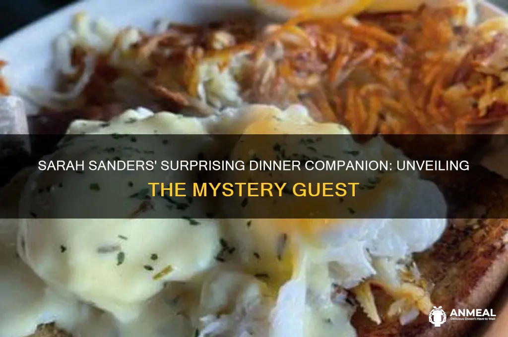 who was sitting next to sarah sanders at correspondent dinner